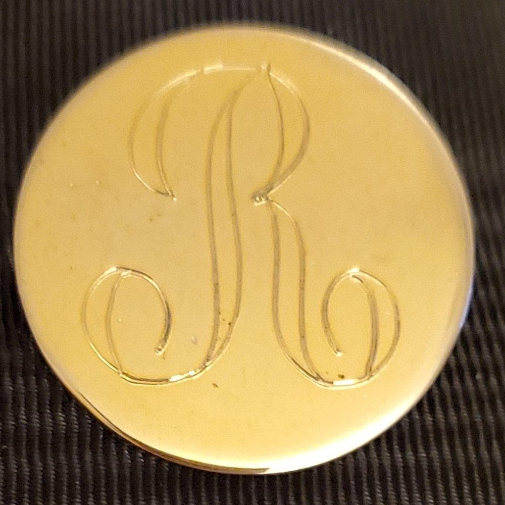 Vintage 30ys "R" Gold Engraved Emblem Pin